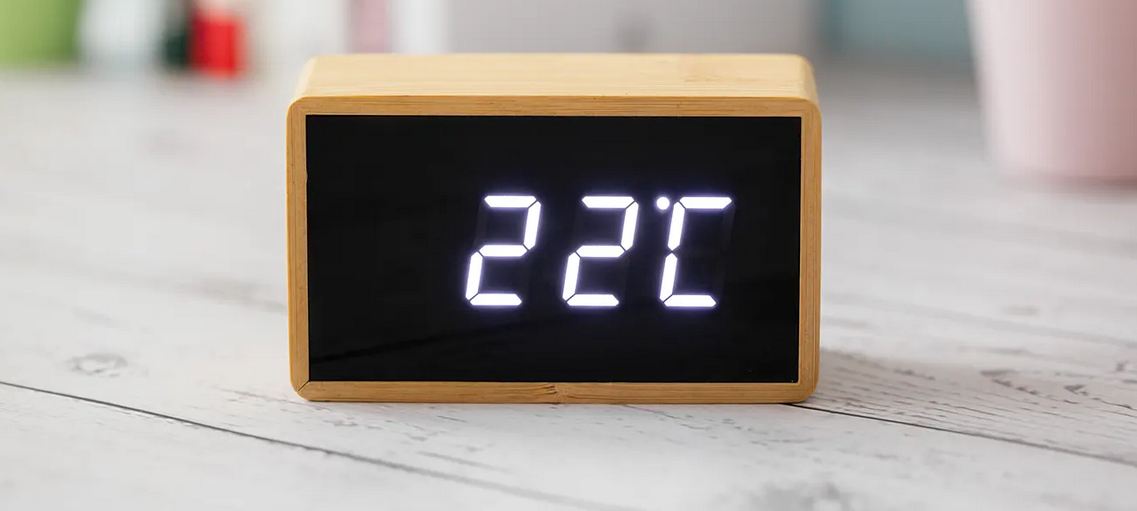 Digitalni stoni lcd sat PL