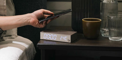 Digitalni stoni LCD sat sa bežičnim punjenjem MTT