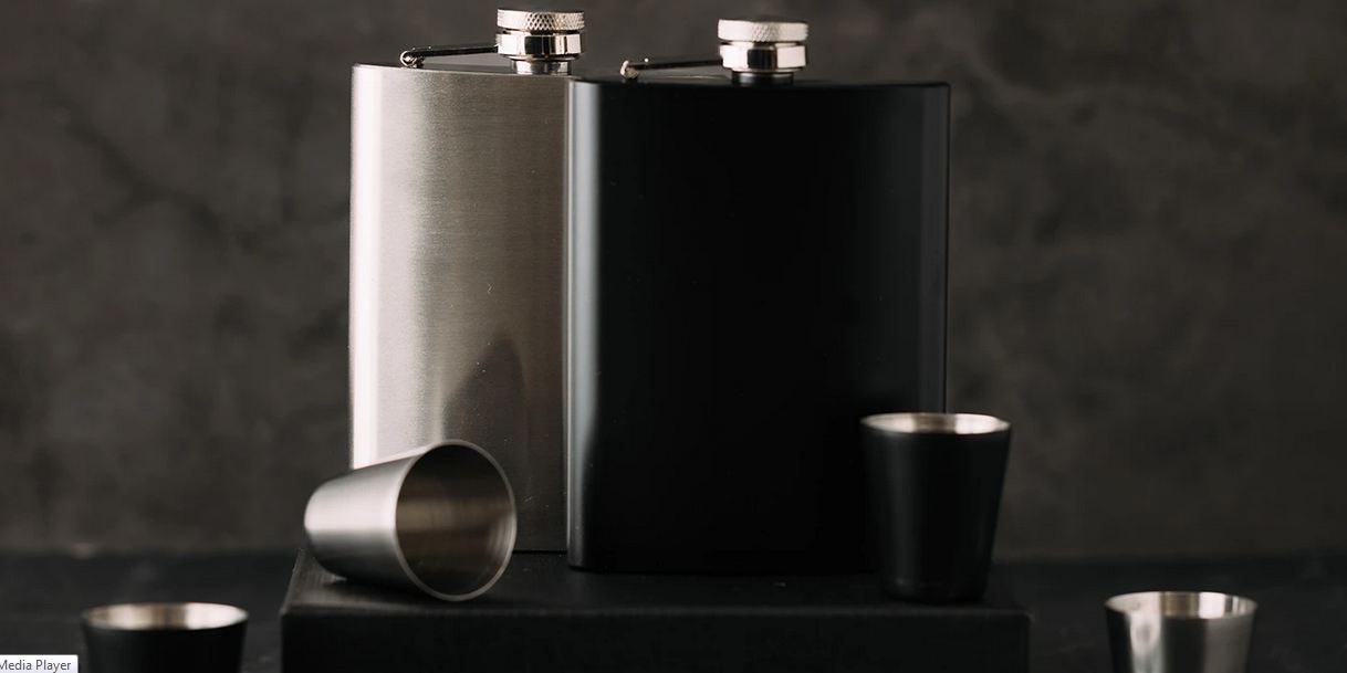 Set pljoska sa čašicama, 4/1